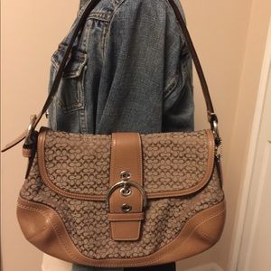Classic Coach tan purse hobo buckle NICE👍